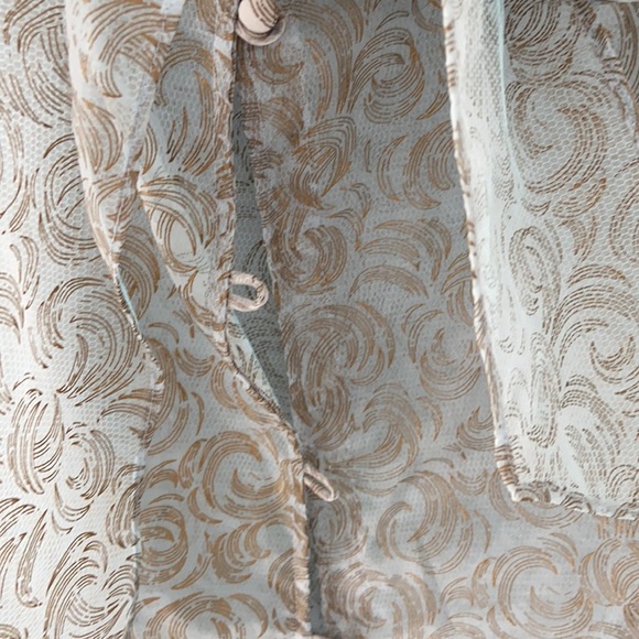 Valentino red size 40 (2/4) missing three buttons excellent condition - Picture 7 of 7